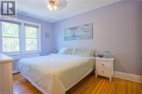 32 Dalewood Crescent, Hamilton, ON - Indoor Photo Showing Bedroom