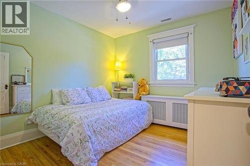 32 Dalewood Crescent, Hamilton, ON - Indoor Photo Showing Bedroom