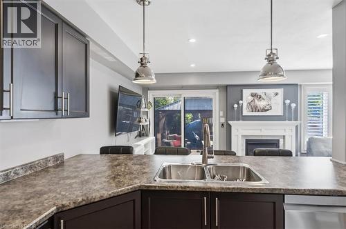 6063 Fausta Boulevard, Niagara Falls, ON - Indoor Photo Showing Kitchen With Double Sink