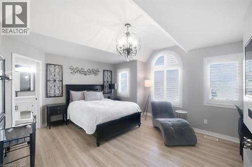 6063 Fausta Boulevard, Niagara Falls, ON - Indoor Photo Showing Bedroom