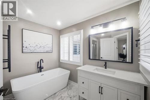 6063 Fausta Boulevard, Niagara Falls, ON - Indoor Photo Showing Bathroom
