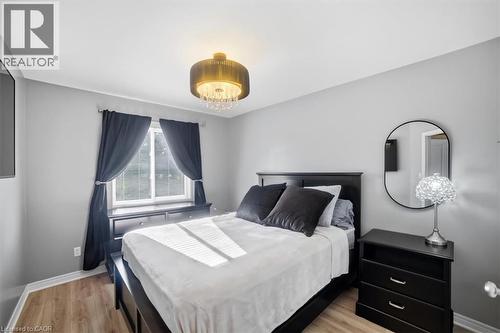 6063 Fausta Boulevard, Niagara Falls, ON - Indoor Photo Showing Bedroom