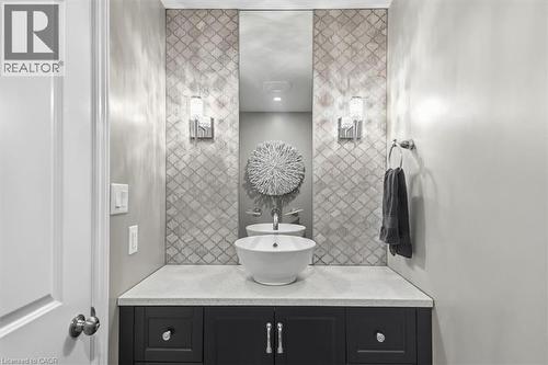 6063 Fausta Boulevard, Niagara Falls, ON - Indoor Photo Showing Bathroom