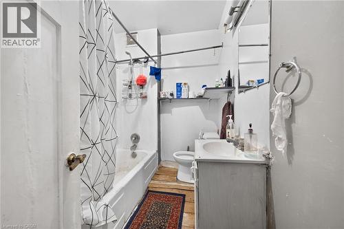 Bathroom - 817 King Street E, Hamilton, ON 