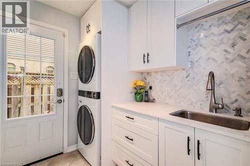 215 Forestwood Drive, Kitchener, ON - Indoor Photo Showing Laundry Room
