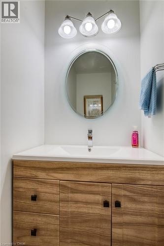 215 Forestwood Drive, Kitchener, ON - Indoor Photo Showing Bathroom