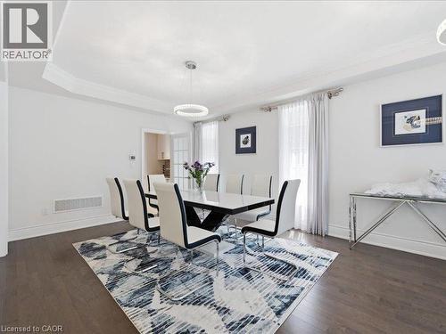 39 Avanti Crescent, Waterdown, ON - Indoor Photo Showing Dining Room