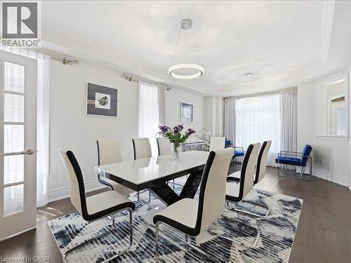 39 Avanti Crescent, Waterdown, ON - Indoor Photo Showing Dining Room