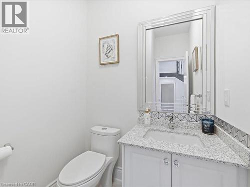 39 Avanti Crescent, Waterdown, ON - Indoor Photo Showing Bathroom