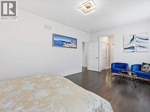39 Avanti Crescent, Waterdown, ON - Indoor Photo Showing Bedroom
