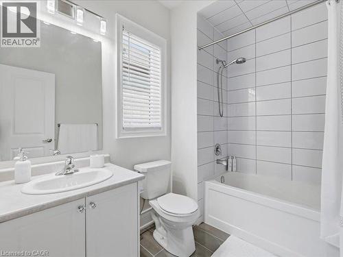 39 Avanti Crescent, Waterdown, ON - Indoor Photo Showing Bathroom
