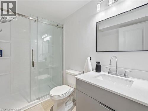 39 Avanti Crescent, Waterdown, ON - Indoor Photo Showing Bathroom