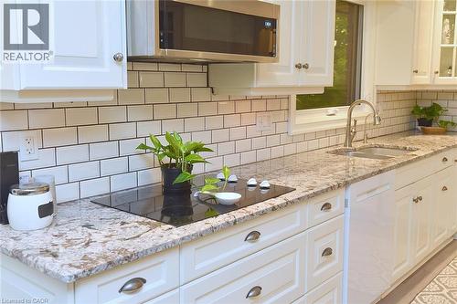 421 8Th Concession Road E, Carlisle, ON - Indoor Photo Showing Kitchen With Double Sink With Upgraded Kitchen