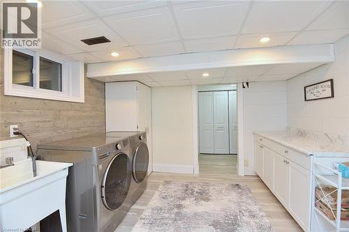 421 8Th Concession Road E, Carlisle, ON - Indoor Photo Showing Laundry Room