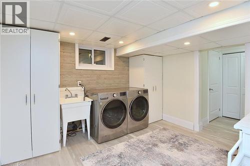 421 8Th Concession Road E, Carlisle, ON - Indoor Photo Showing Laundry Room