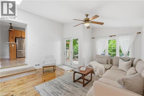 356 Hughson Street, Hamilton, ON - Indoor Photo Showing Living Room