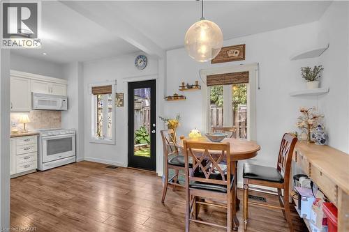 30 Sunset Avenue, Hamilton, ON - Indoor Photo Showing Dining Room