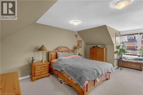 30 Sunset Avenue, Hamilton, ON - Indoor Photo Showing Bedroom