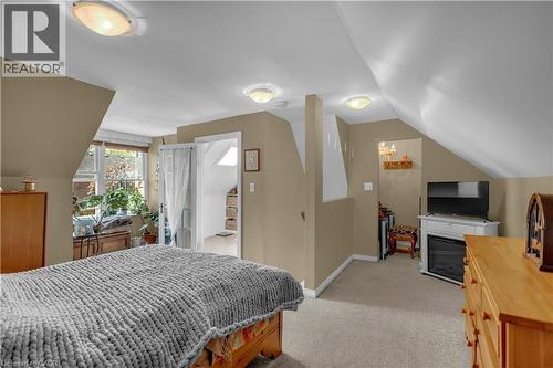 30 Sunset Avenue, Hamilton, ON - Indoor Photo Showing Bedroom