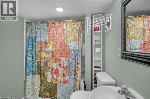 30 Sunset Avenue, Hamilton, ON - Indoor Photo Showing Bathroom