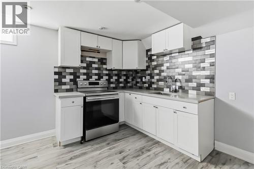 930 Lancaster Boulevard, Milton, ON - Indoor Photo Showing Kitchen