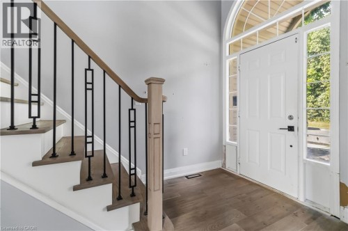 Entryway - 930 Lancaster Boulevard, Milton, ON - Indoor Photo Showing Other Room