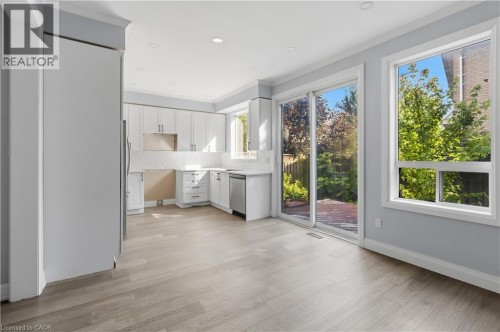 930 Lancaster Boulevard, Milton, ON - Indoor Photo Showing Kitchen