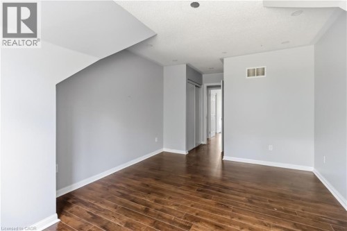 930 Lancaster Boulevard, Milton, ON - Indoor Photo Showing Other Room