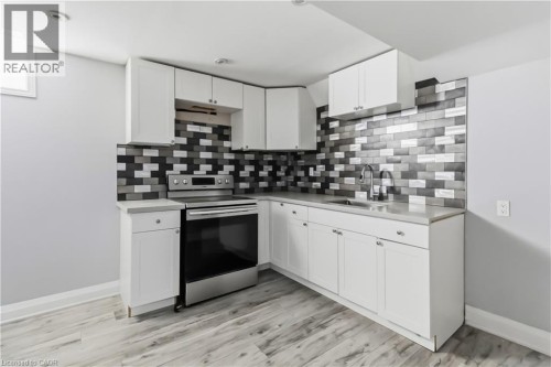 930 Lancaster Boulevard, Milton, ON - Indoor Photo Showing Kitchen