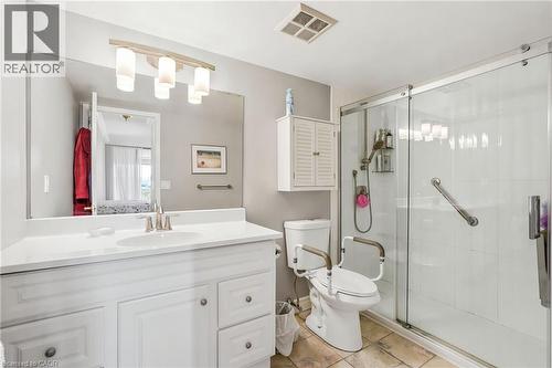 1201 North Shore Boulevard E Unit# 1003, Burlington, ON - Indoor Photo Showing Bathroom