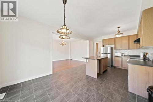 78 Lilac Circle, Caledonia, ON - Indoor Photo Showing Kitchen