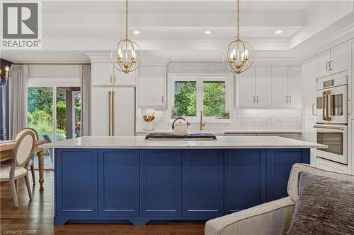 302 Harmony Road, Hamilton, ON - Indoor Photo Showing Kitchen With Upgraded Kitchen