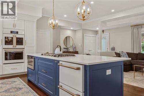 302 Harmony Road, Hamilton, ON - Indoor Photo Showing Kitchen With Upgraded Kitchen