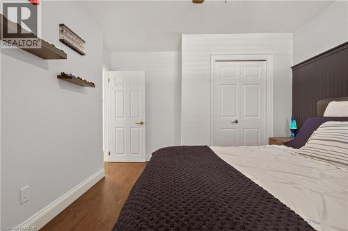 302 Harmony Road, Hamilton, ON - Indoor Photo Showing Bedroom