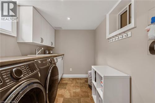302 Harmony Road, Hamilton, ON - Indoor Photo Showing Laundry Room