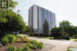 55 GREEN VALLEY Drive Unit# 614 Kitchener, ON N2P 1Z6