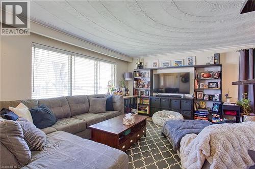 2387 Cyprus Avenue, Burlington, ON - Indoor Photo Showing Living Room