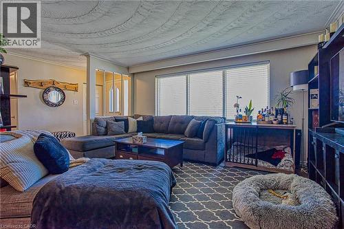 2387 Cyprus Avenue, Burlington, ON - Indoor