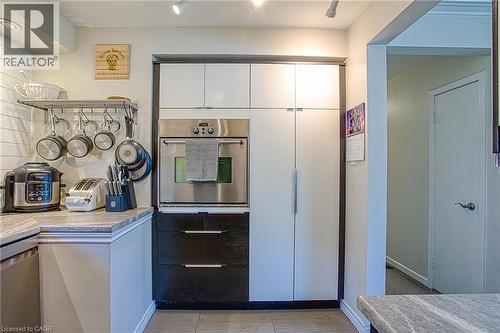 2387 Cyprus Avenue, Burlington, ON - Indoor Photo Showing Kitchen
