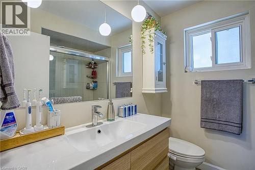 2387 Cyprus Avenue, Burlington, ON - Indoor Photo Showing Bathroom