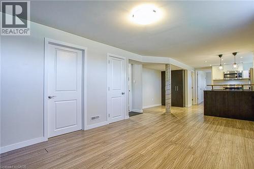 2387 Cyprus Avenue, Burlington, ON - Indoor Photo Showing Kitchen