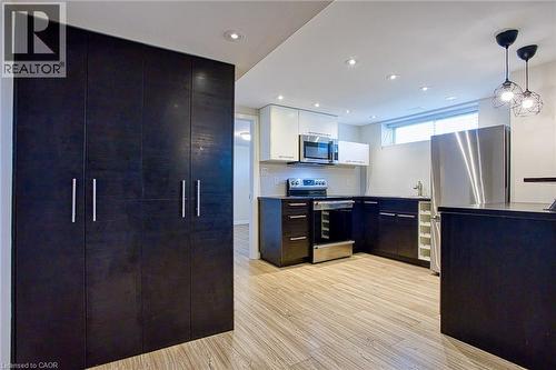 2387 Cyprus Avenue, Burlington, ON - Indoor Photo Showing Kitchen