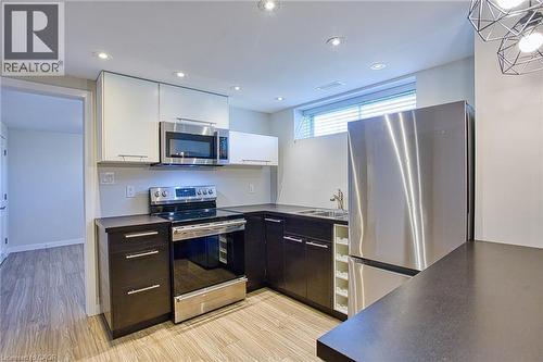 2387 Cyprus Avenue, Burlington, ON - Indoor Photo Showing Kitchen
