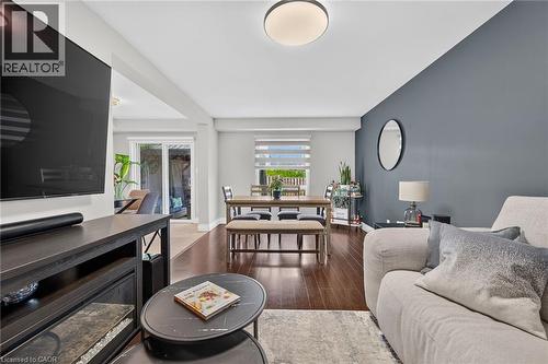 226 Dicenzo Drive, Hamilton, ON - Indoor Photo Showing Living Room