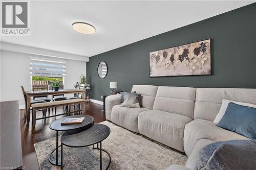 226 Dicenzo Drive, Hamilton, ON - Indoor Photo Showing Living Room