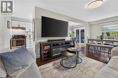 226 Dicenzo Drive, Hamilton, ON - Indoor Photo Showing Living Room