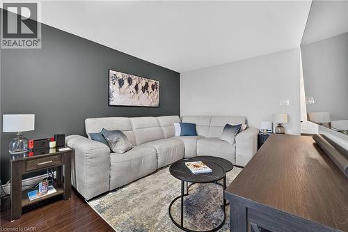 226 Dicenzo Drive, Hamilton, ON - Indoor Photo Showing Living Room