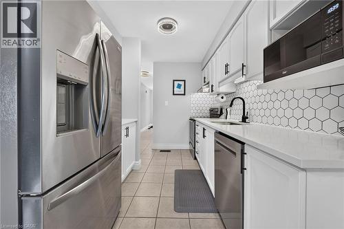 226 Dicenzo Drive, Hamilton, ON - Indoor Photo Showing Kitchen