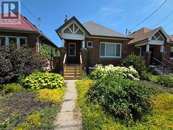 77 PARADISE Road S Hamilton, ON L8S 1S3