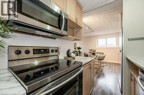 75 Hazelglen Drive Unit# 308, Kitchener, ON - Indoor Photo Showing Kitchen